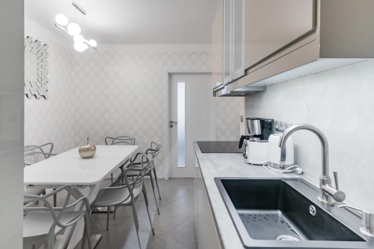 Pastel Art Deco 3BDR Ruterra Apt Praga Esterno foto
