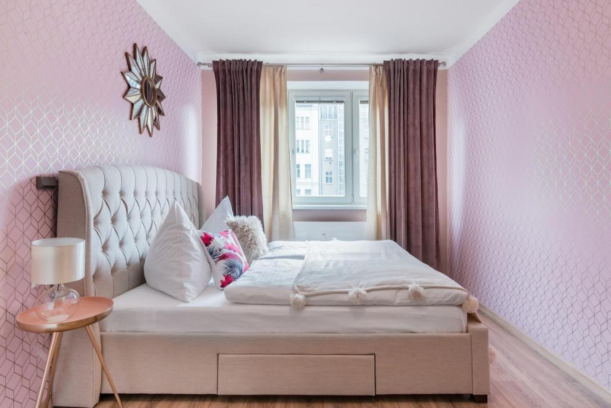 Pastel Art Deco 3BDR Ruterra Apt Praga Esterno foto